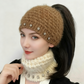 Strickstirnband für Damen mit Blumenakzenten